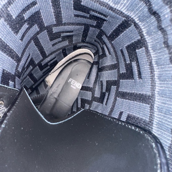 Fendi boots size 39 - Picture 5 of 7